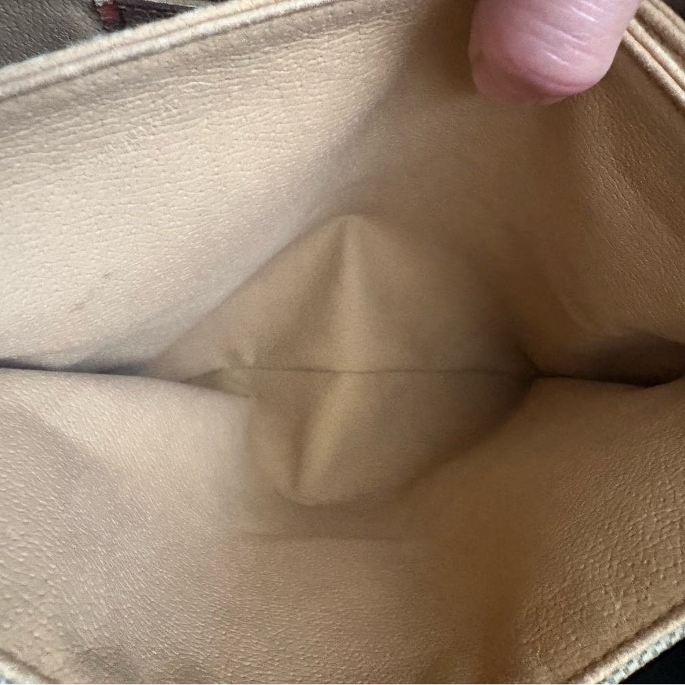 Gucci Beige GG Supreme Canvas Crossbody with Brown Trim and Green-Red Web - Picture 9 of 15